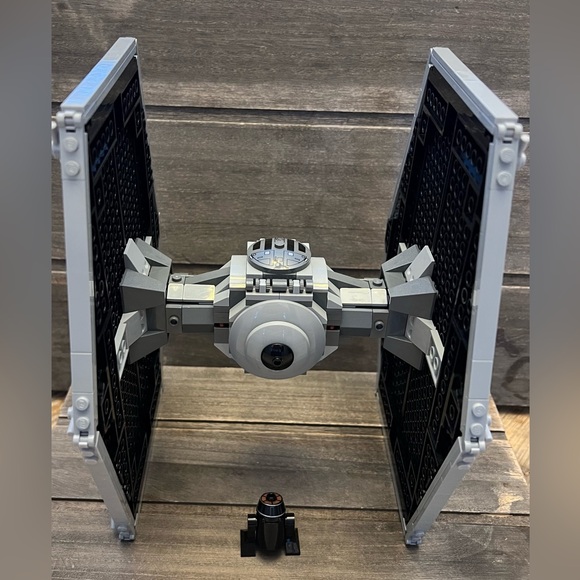 Lego Star Wars TIE Fighter 9492 Build 100% only one figure included R5-J2 - Picture 6 of 9